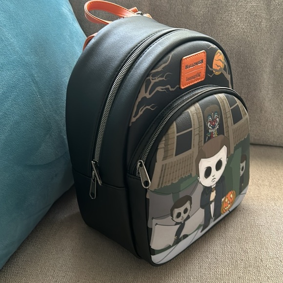 LoungeFly, HALLOWEEN Michael Meyers Backpack - Picture 2 of 13